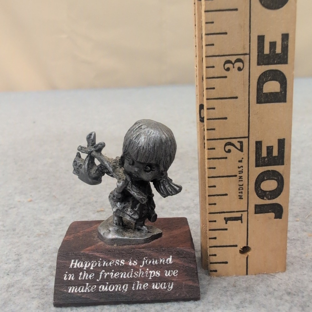 Vintage 1980 Paula's Collectibles Pewter Girl Figurine Wood Base Friendship Quot - Picture 2 of 4